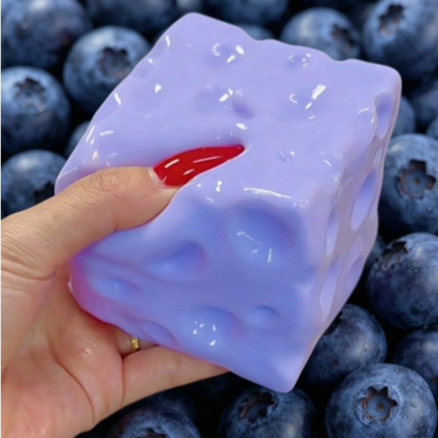 Party Games Spy - Neues Blaubeer-Käsekuchen-Squishy-Spielzeug, weich, langsam rückfedernd, Textur-Stressabbau-Ball,